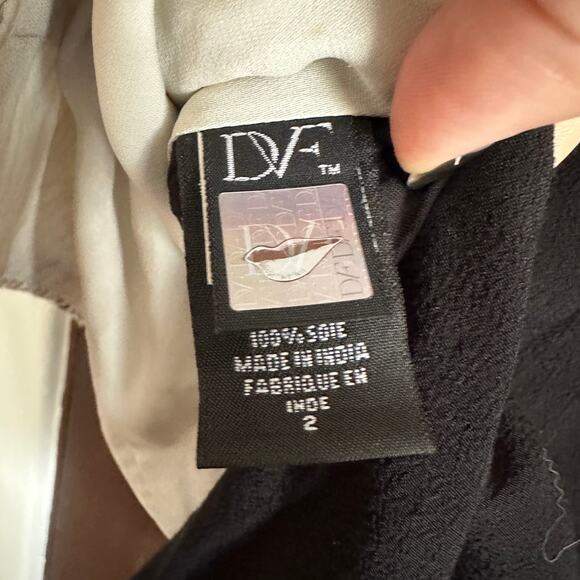 DIANE von FURSTENBERG | Silver and Black Sequin Drop Tail Tank Top | Size 2 - Picture 5 of 8